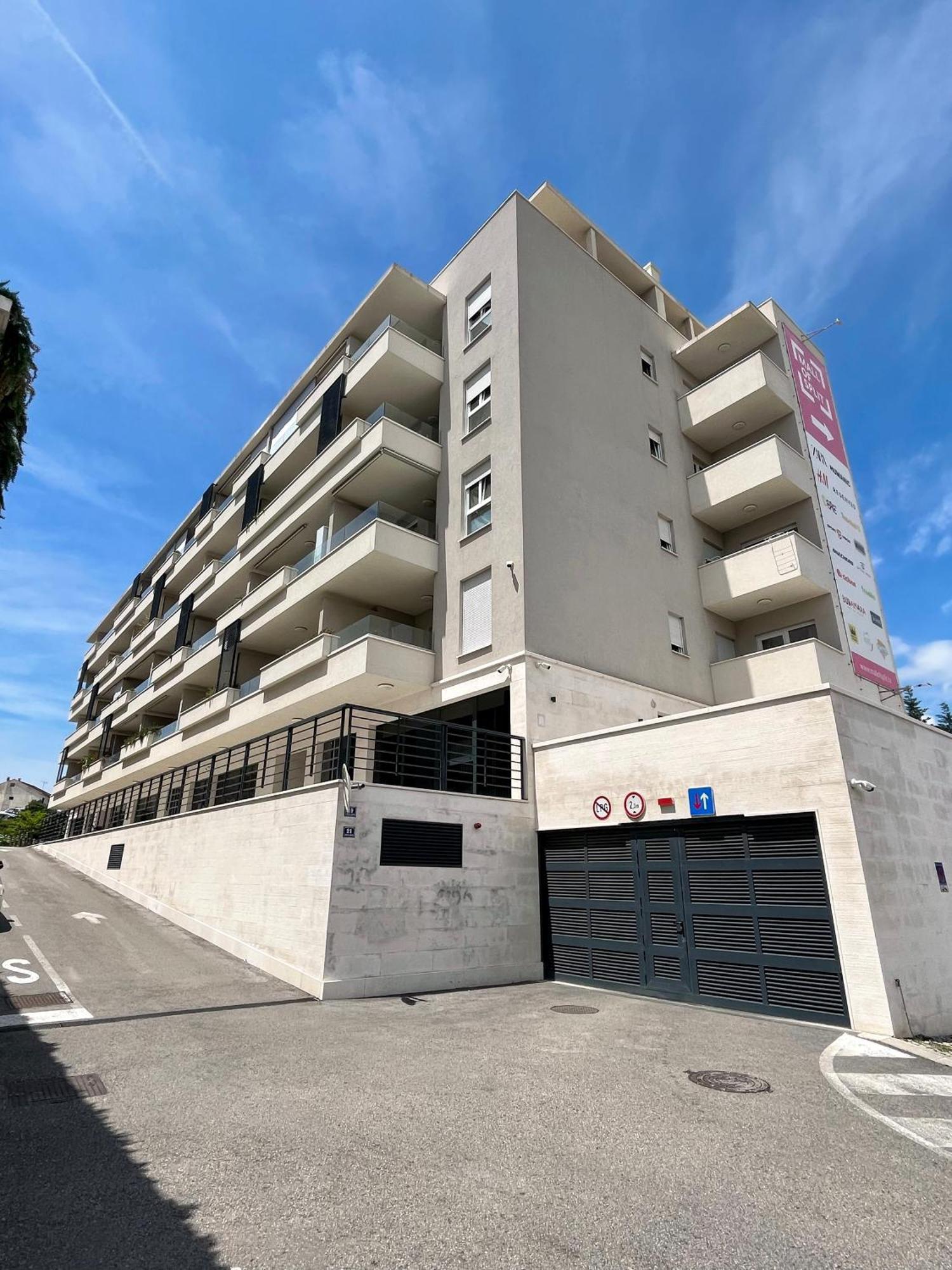 Luxury Apartment Rinos - Free Garage Parking 斯普利特 外观 照片