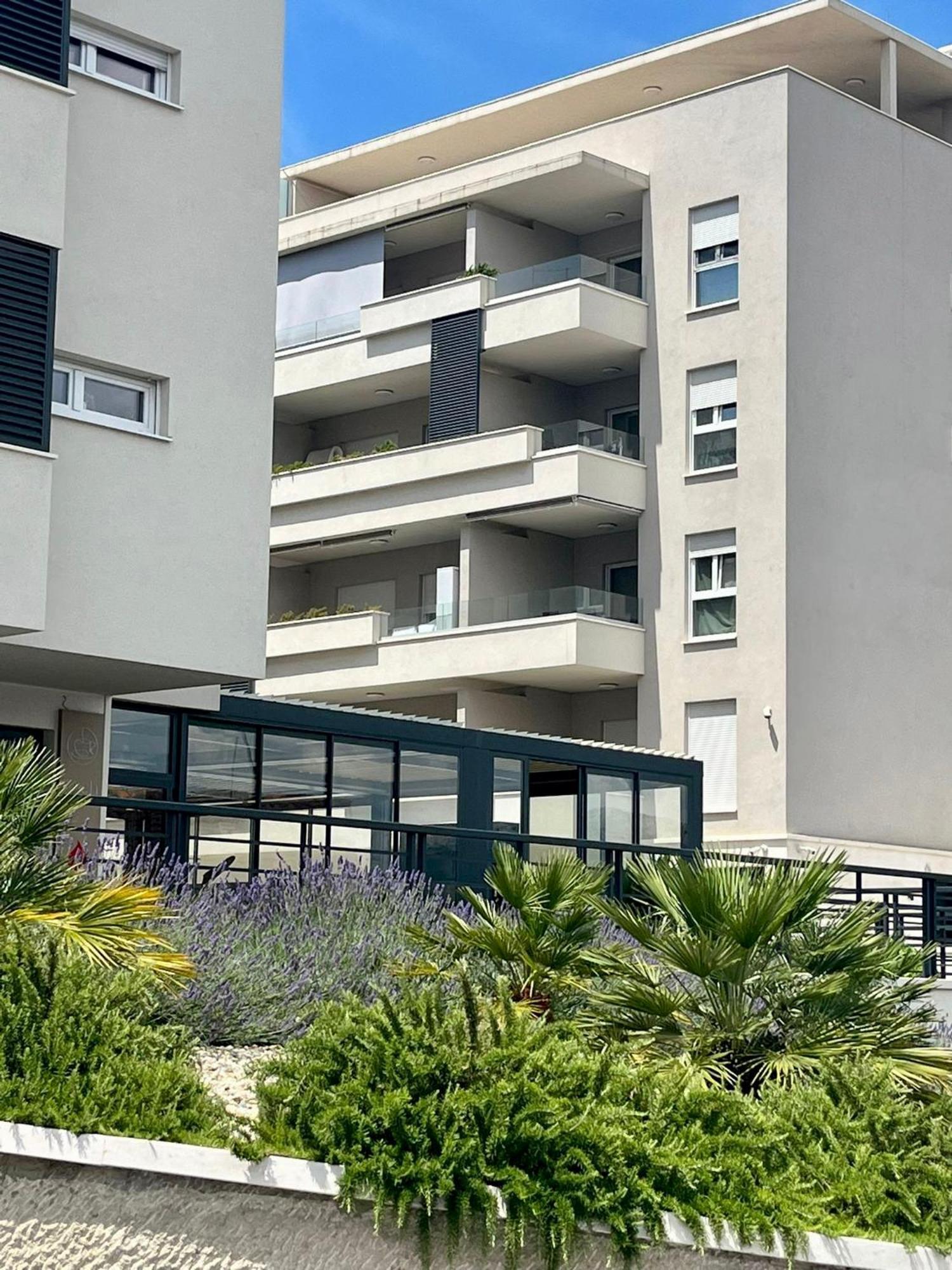 Luxury Apartment Rinos - Free Garage Parking 斯普利特 外观 照片